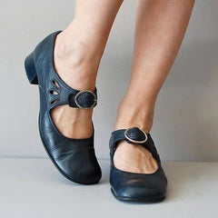 Retro French Low-heeled Buckled Pumps