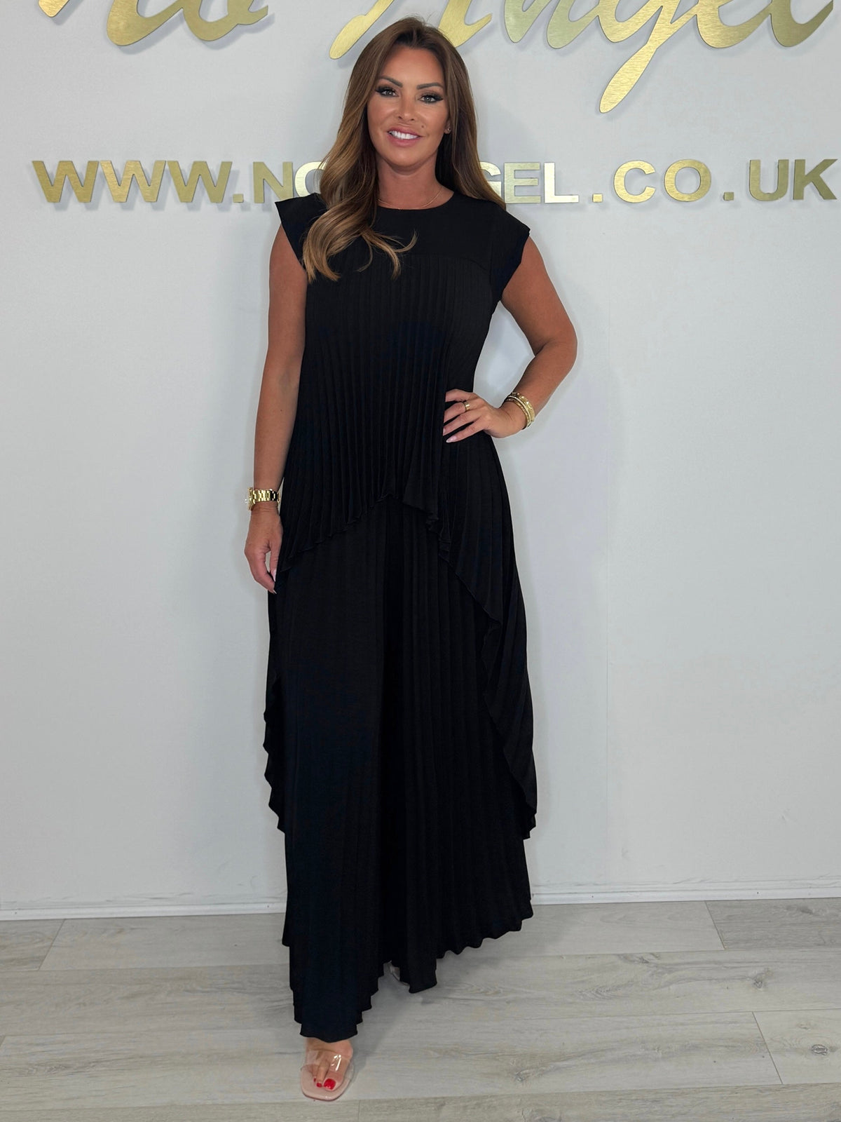 Pleated Two-Piece Set – High-Low Top & Wide-Leg Trousers Casual Outfit