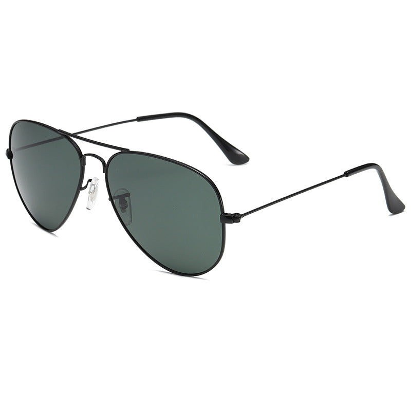 Klassische Pilotenbrille mit Glaslinsen