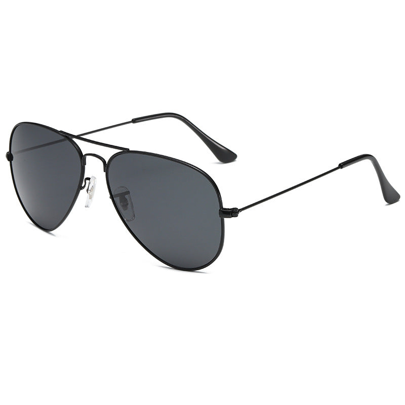 Klassische Pilotenbrille mit Glaslinsen