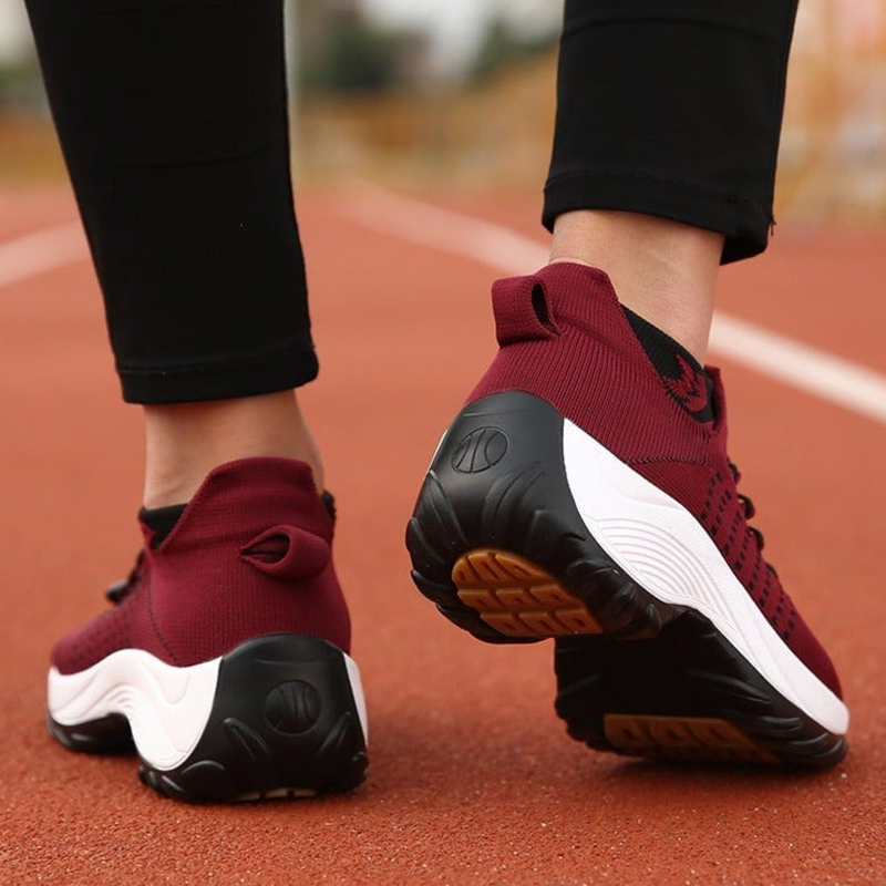 Comfortable women's shoes with air cushion support to reduce back and knee stress