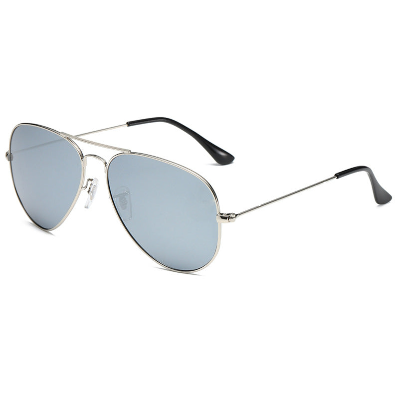Klassische Pilotenbrille mit Glaslinsen