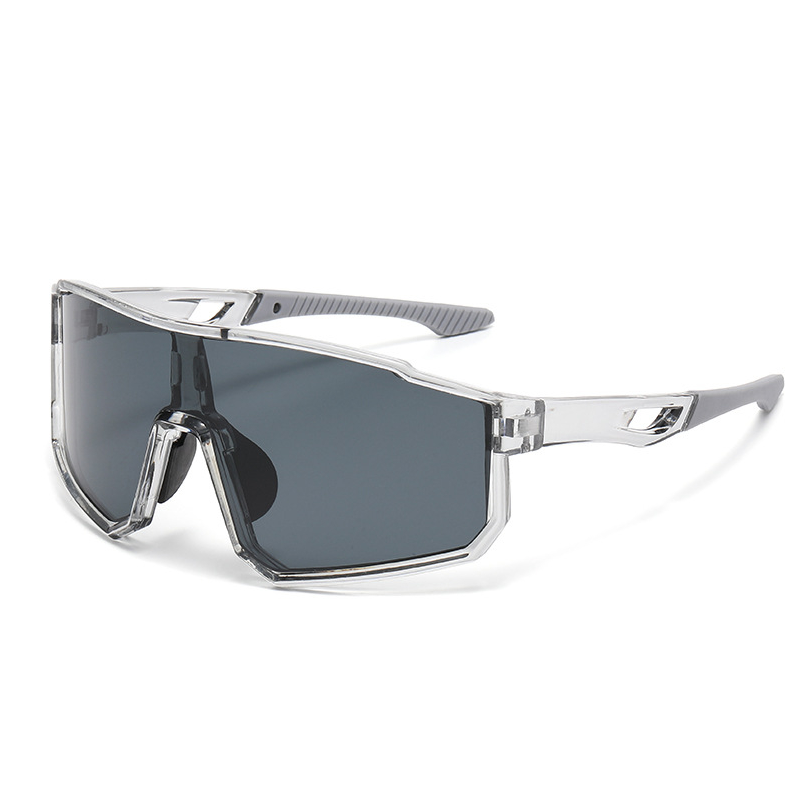 Polarized Sports Sunglasses for Men & Women – UV400 & Colorful Mirrored Lenses 🏃